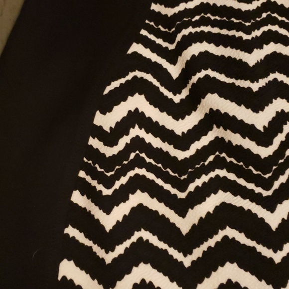 Black and white dress - Picture 2 of 3